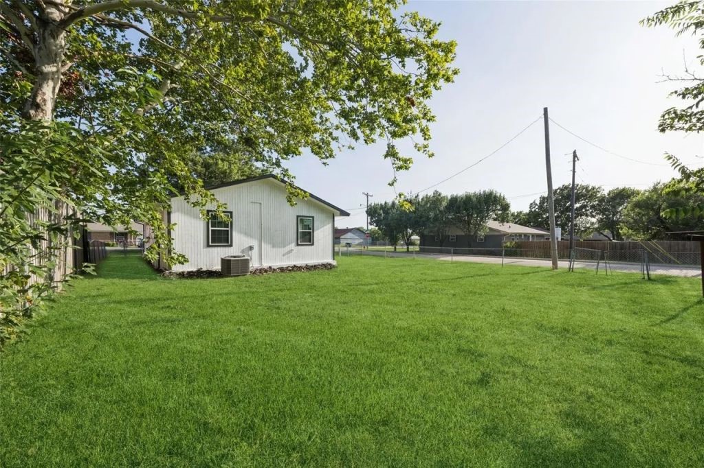 300 E Hazelwood Street Princeton TX 75407