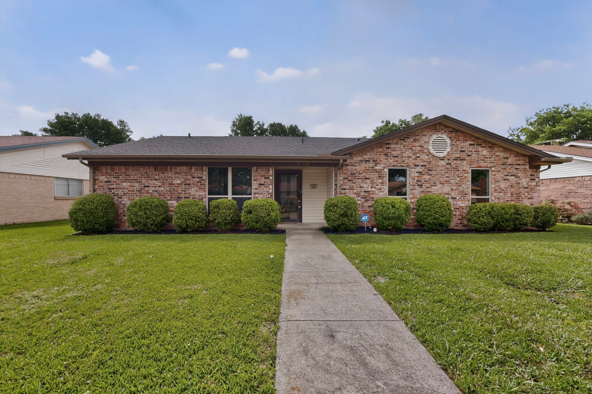 949 Meadowdale Circle Garland TX 75043