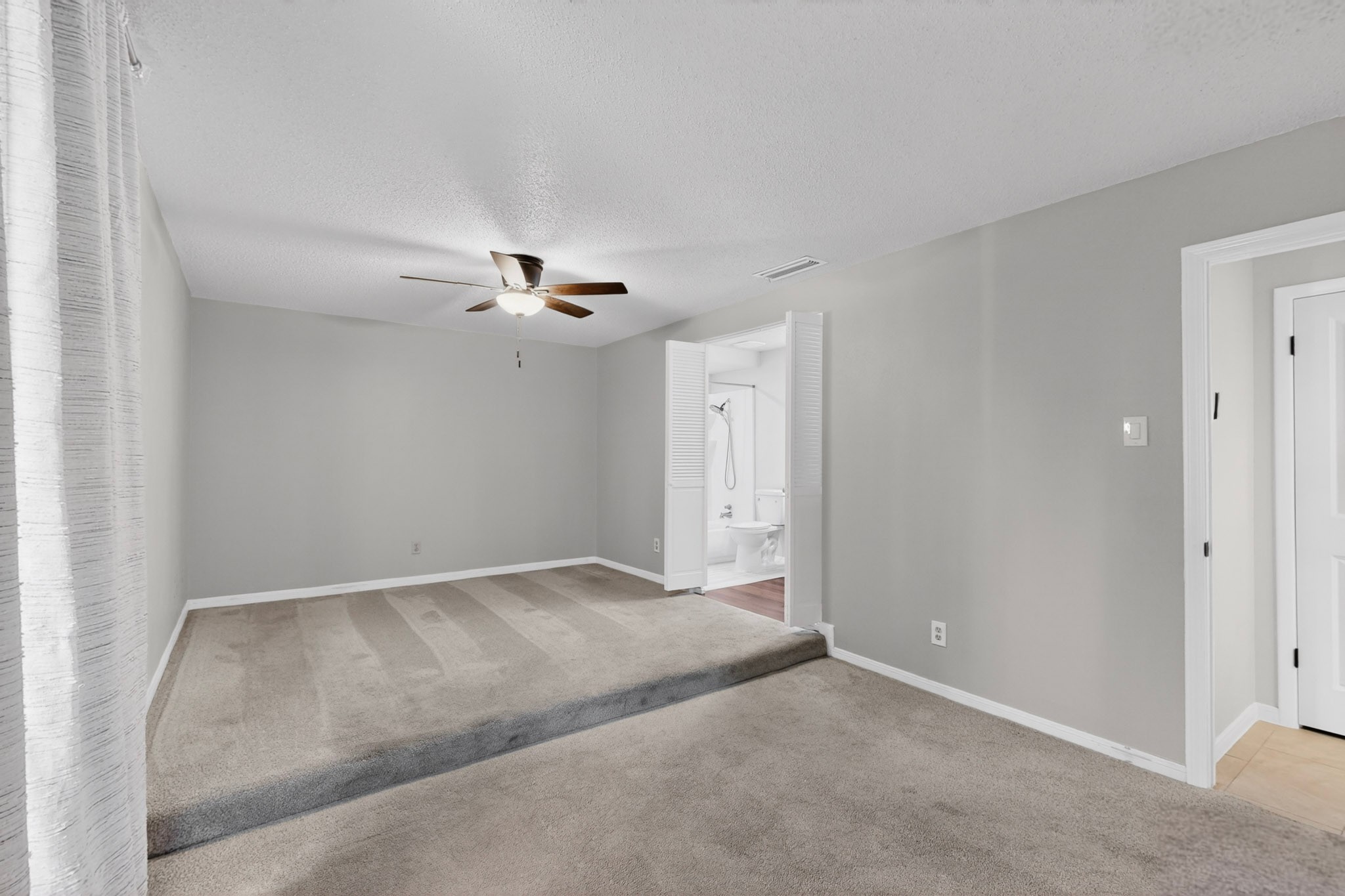 949 Meadowdale Circle Garland TX 75043
