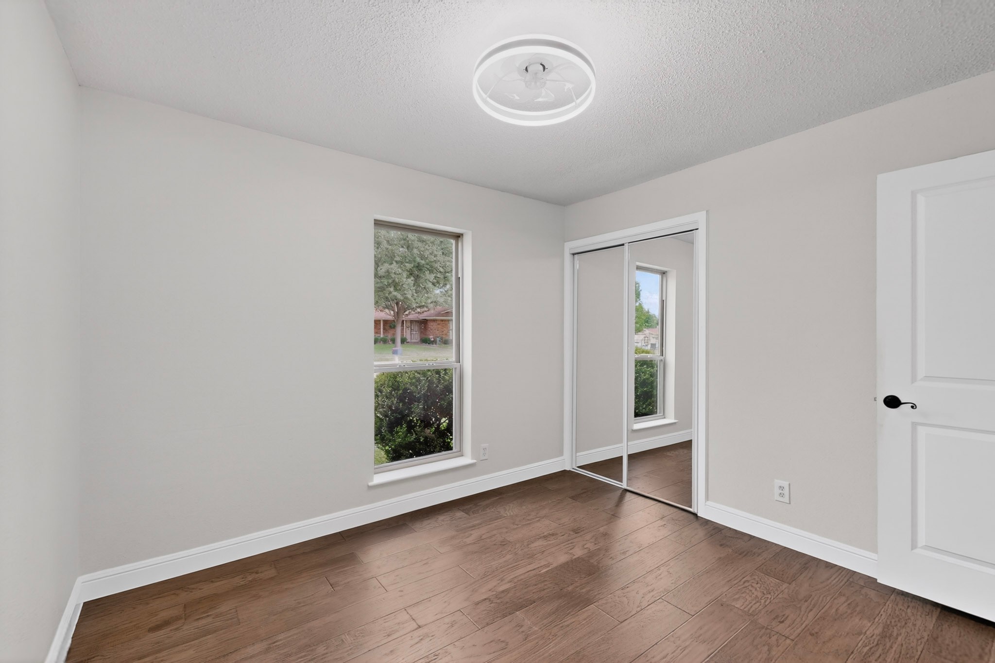 949 Meadowdale Circle Garland TX 75043