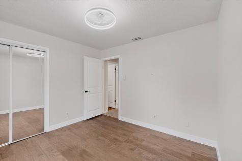 949 Meadowdale Circle Garland TX 75043
