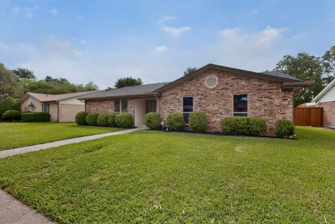 949 Meadowdale Circle Garland TX 75043