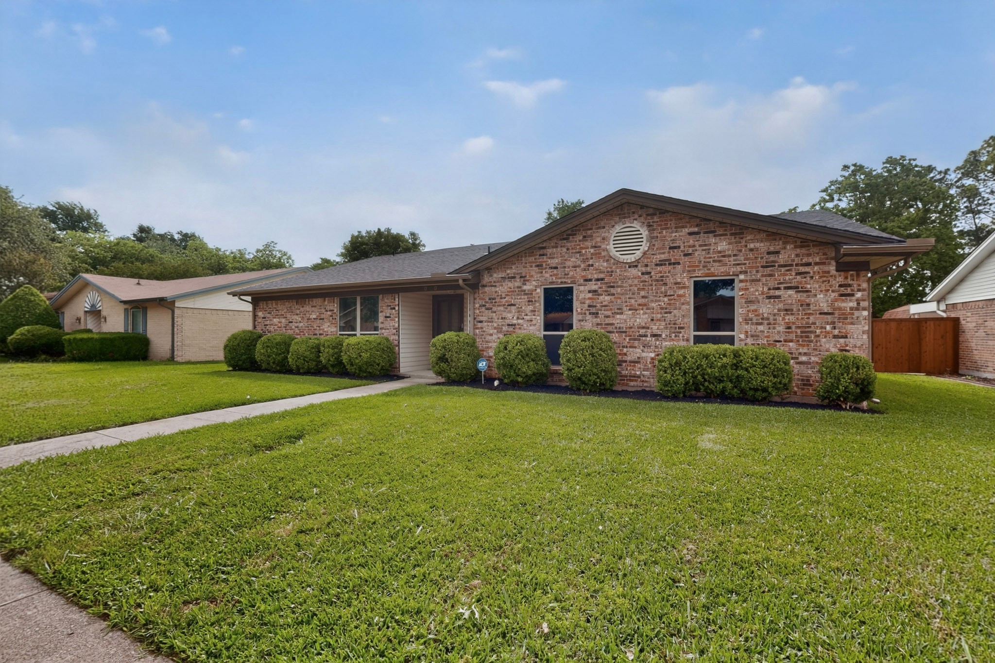 949 Meadowdale Circle Garland TX 75043