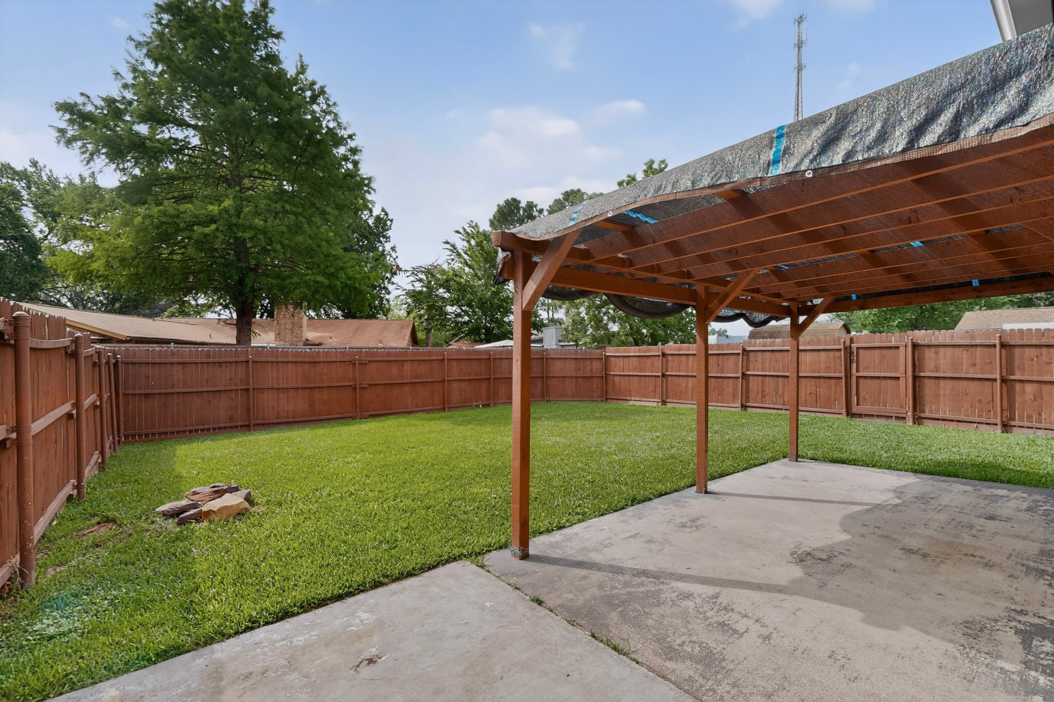 949 Meadowdale Circle Garland TX 75043