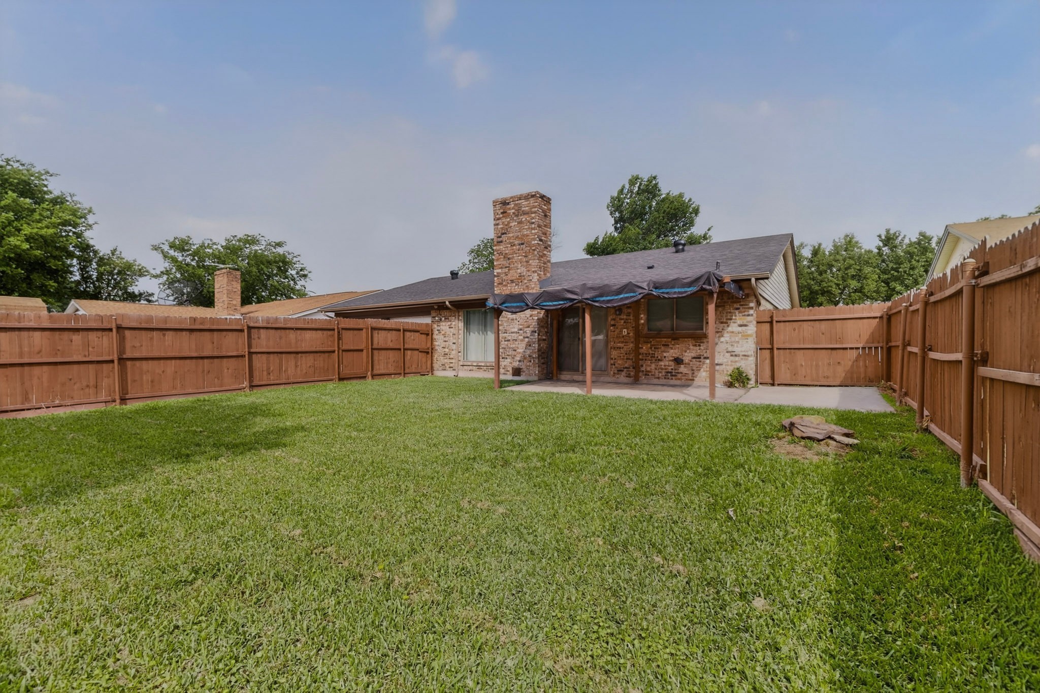 949 Meadowdale Circle Garland TX 75043