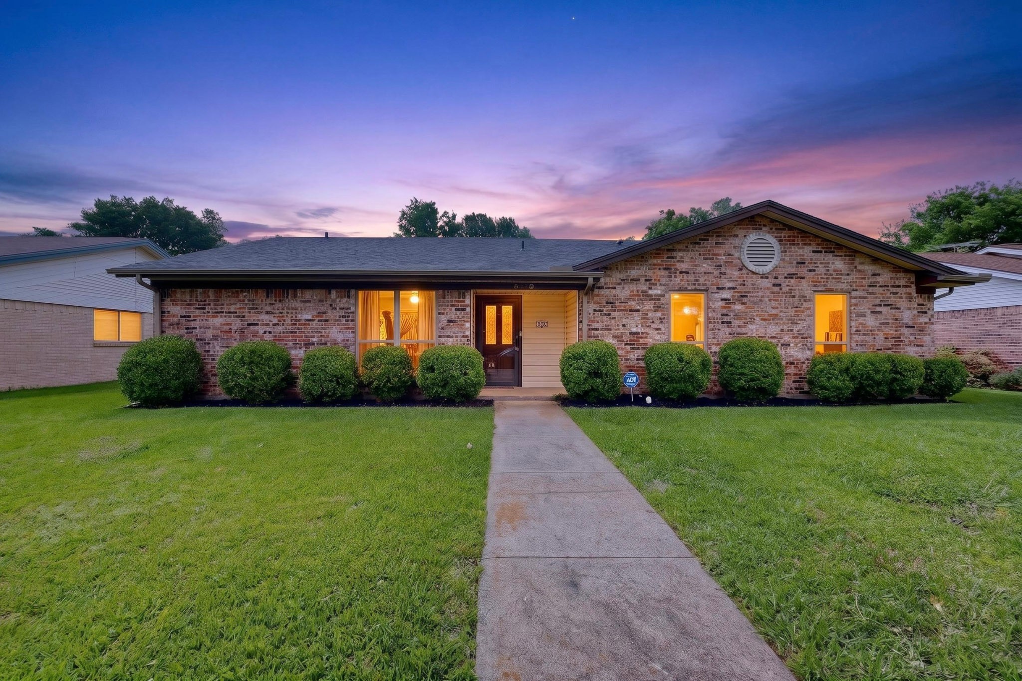 949 Meadowdale Circle Garland TX 75043