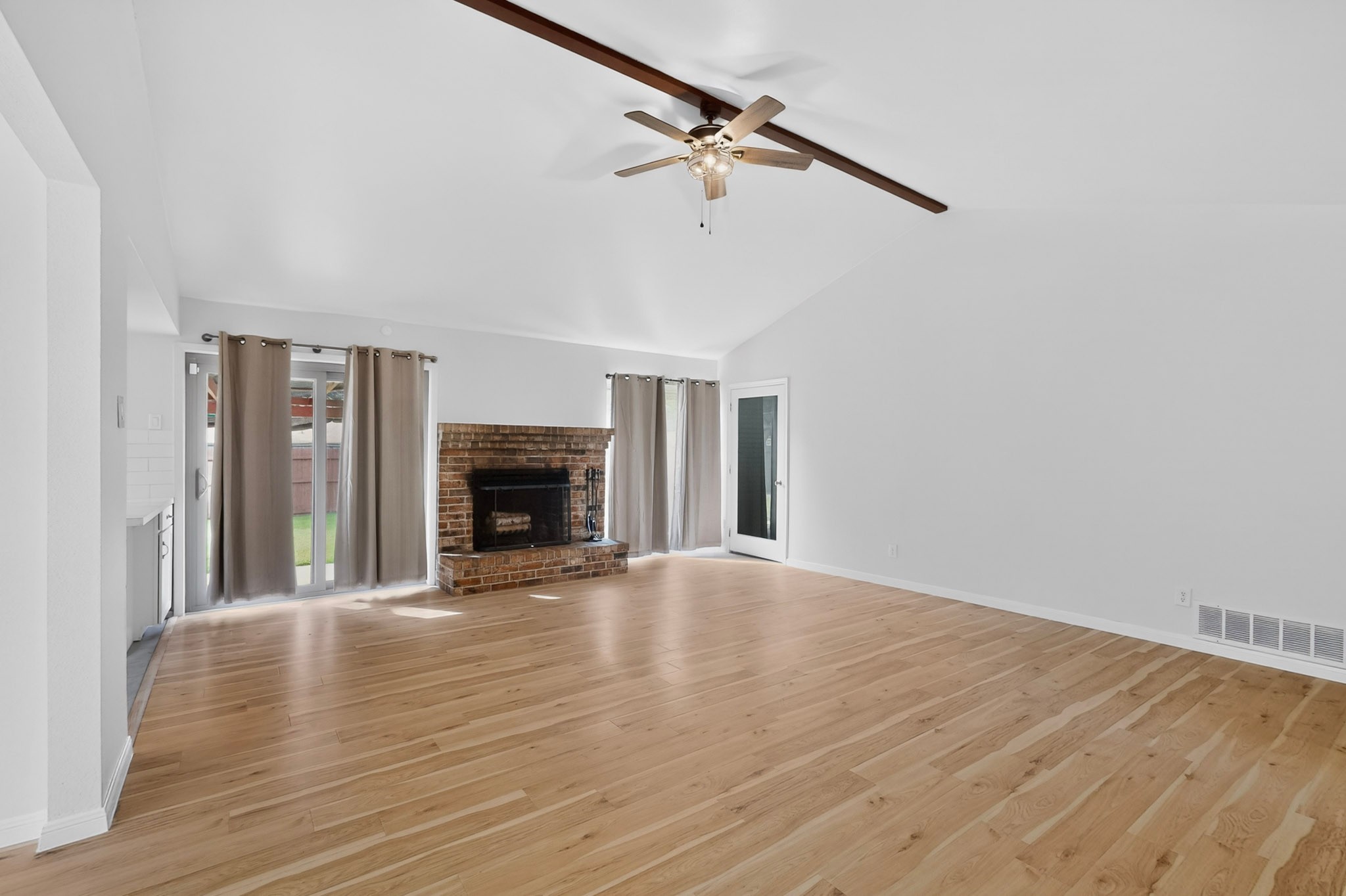 949 Meadowdale Circle Garland TX 75043