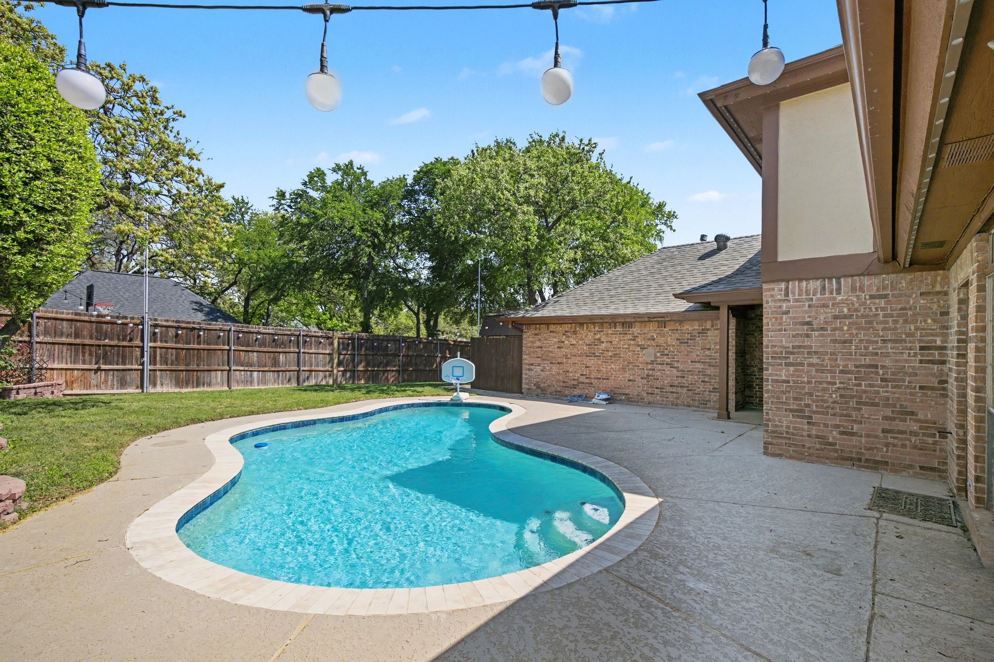 2428 Stonegate Drive N Bedford TX 76021