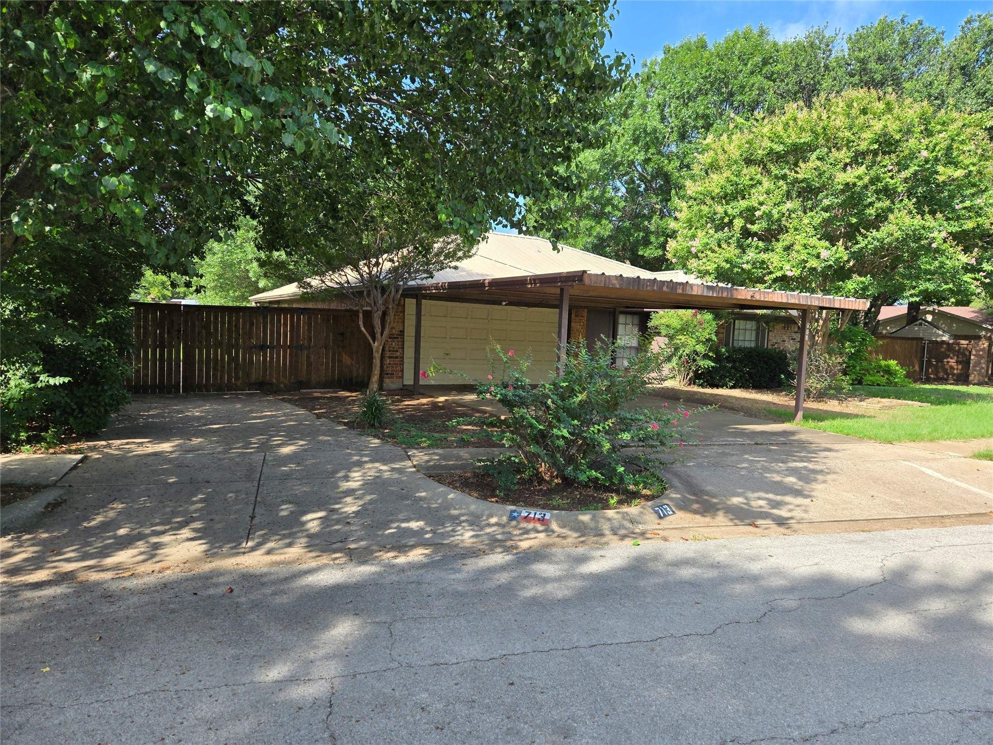 713 Sierra Blanca Drive Saginaw TX 76179