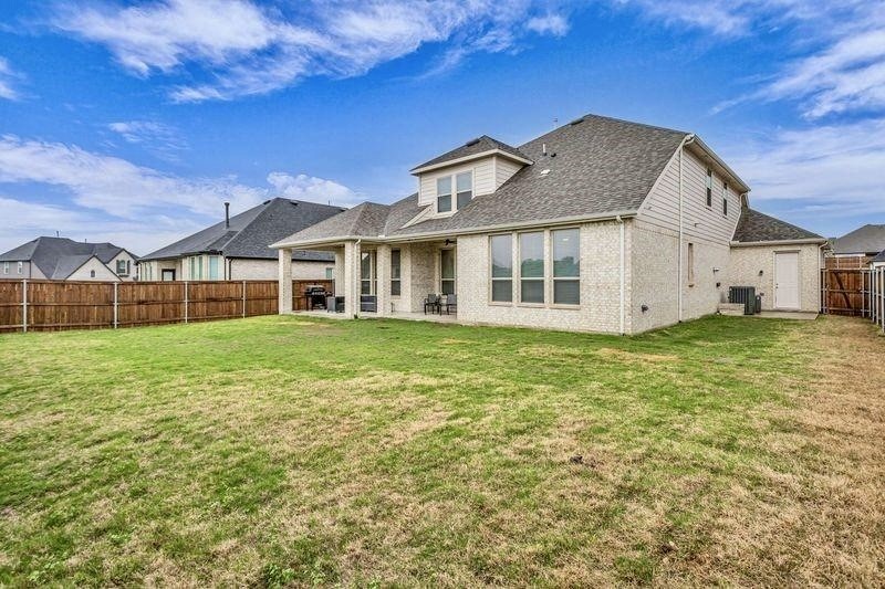 1723 Holly Oak Way Fate TX 75087