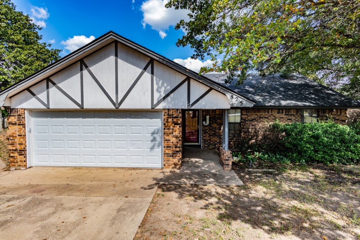825 Wayne Trail Azle TX 76020