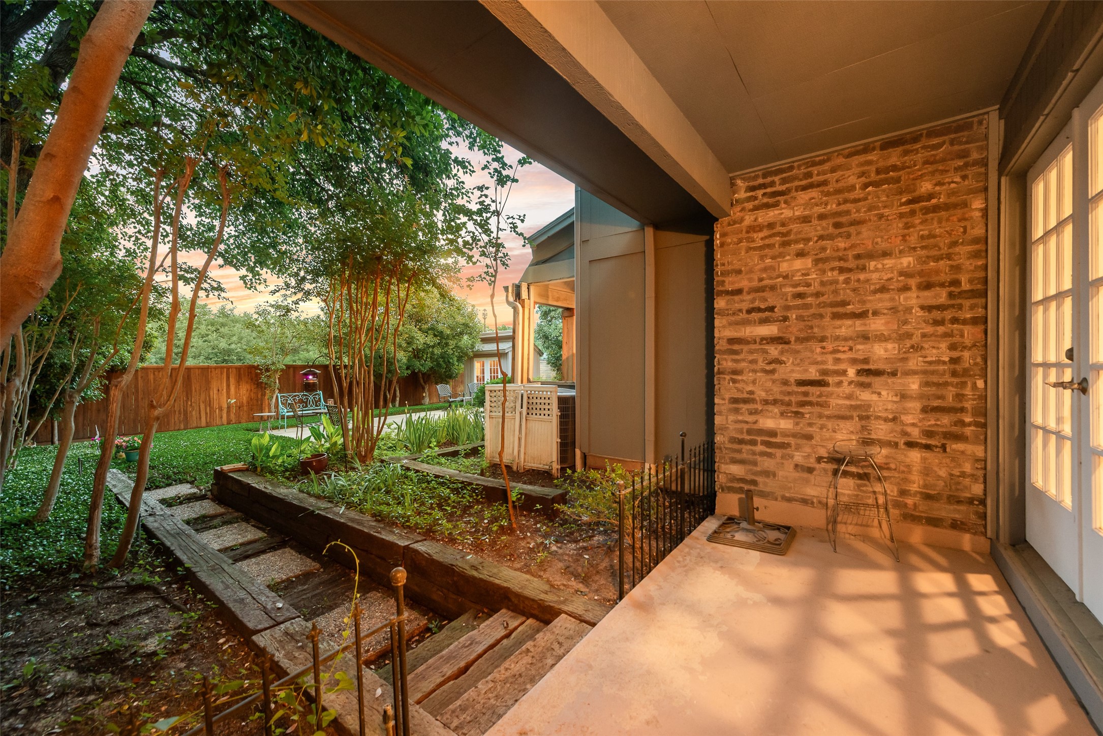 435 W Northgate Drive Irving TX 75062