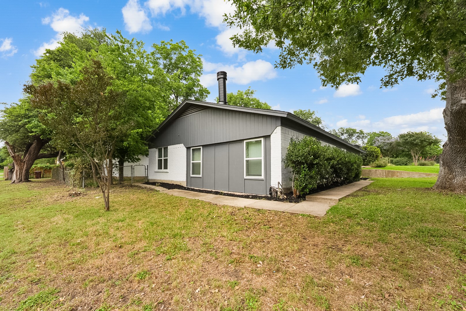 1425 Oakhill Drive Plano TX 75075