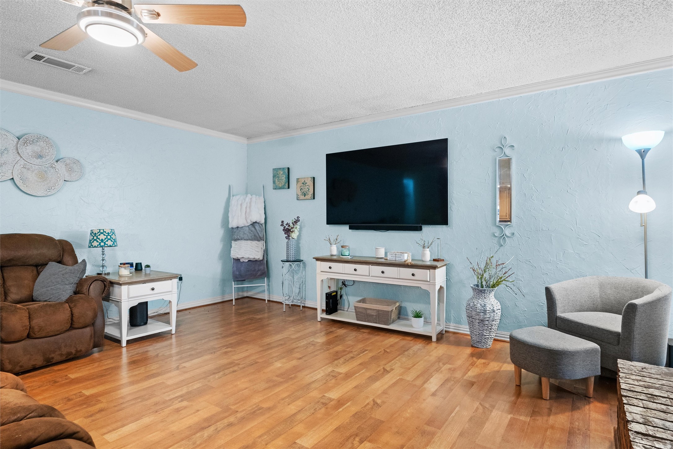 405 SW Rand Drive Burleson TX 76028