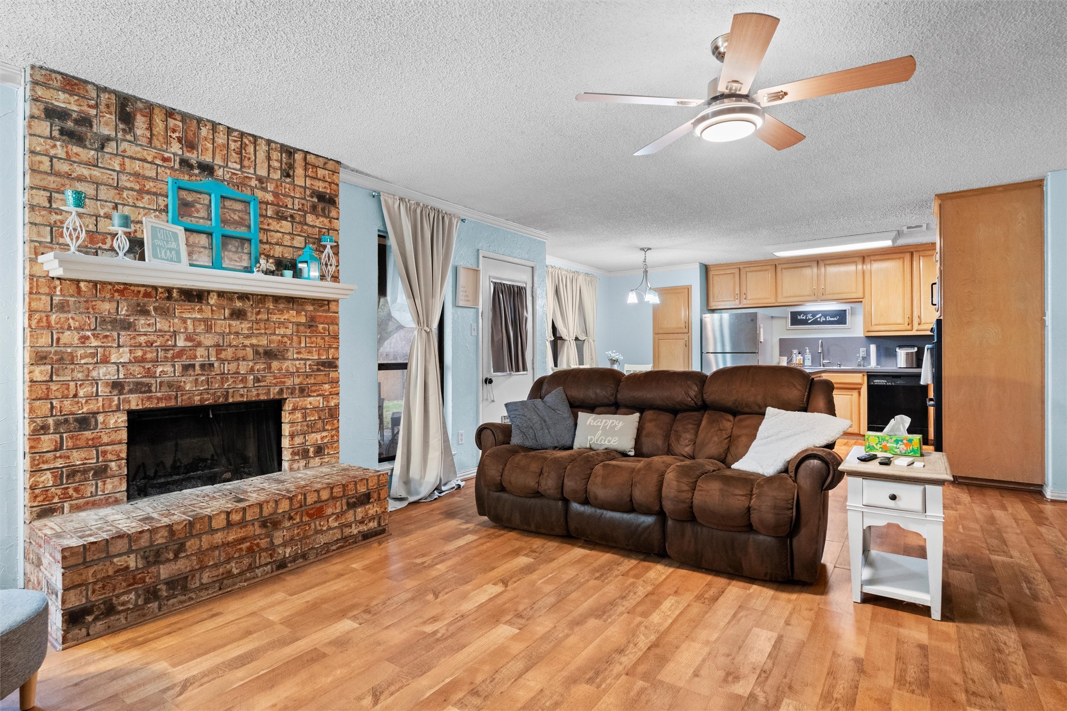 405 SW Rand Drive Burleson TX 76028
