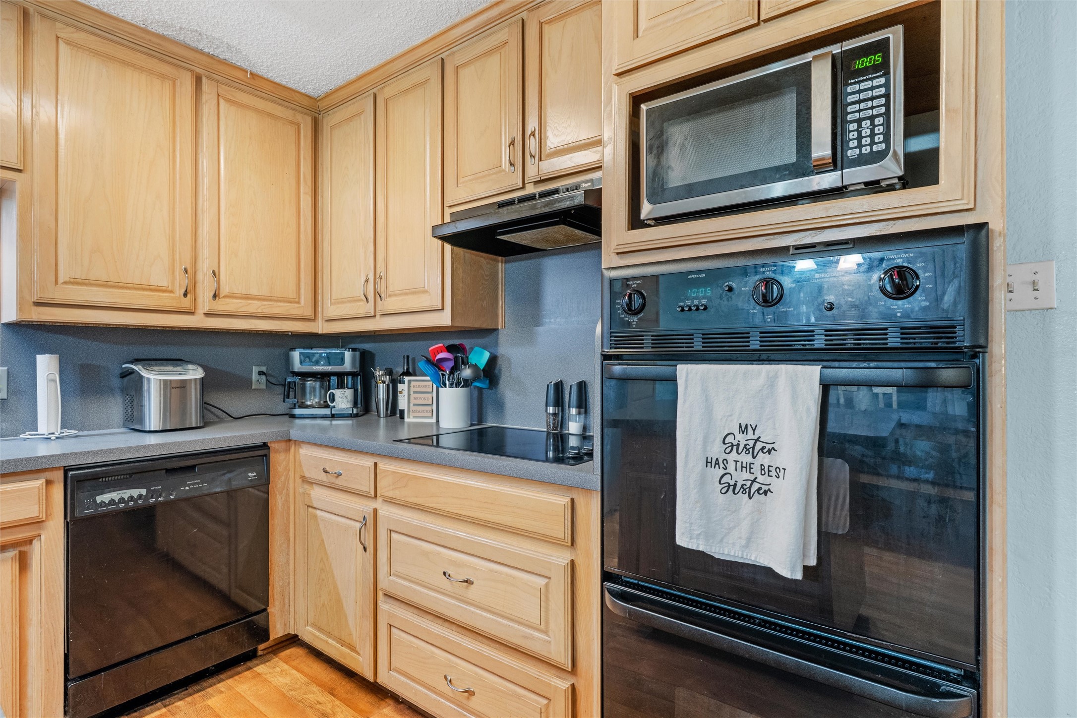 405 SW Rand Drive Burleson TX 76028