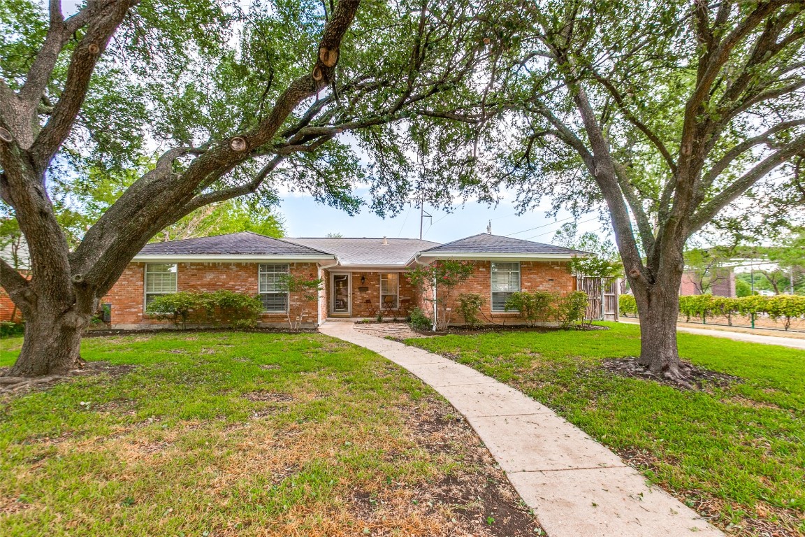 800 Scottsdale Drive Richardson TX 75080