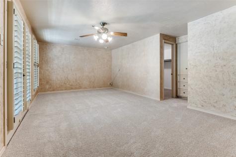 905 Live Oak Lane Arlington TX 76012