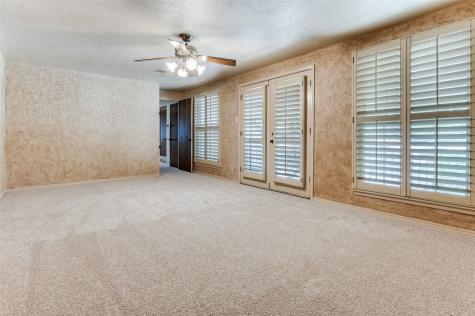 905 Live Oak Lane Arlington TX 76012