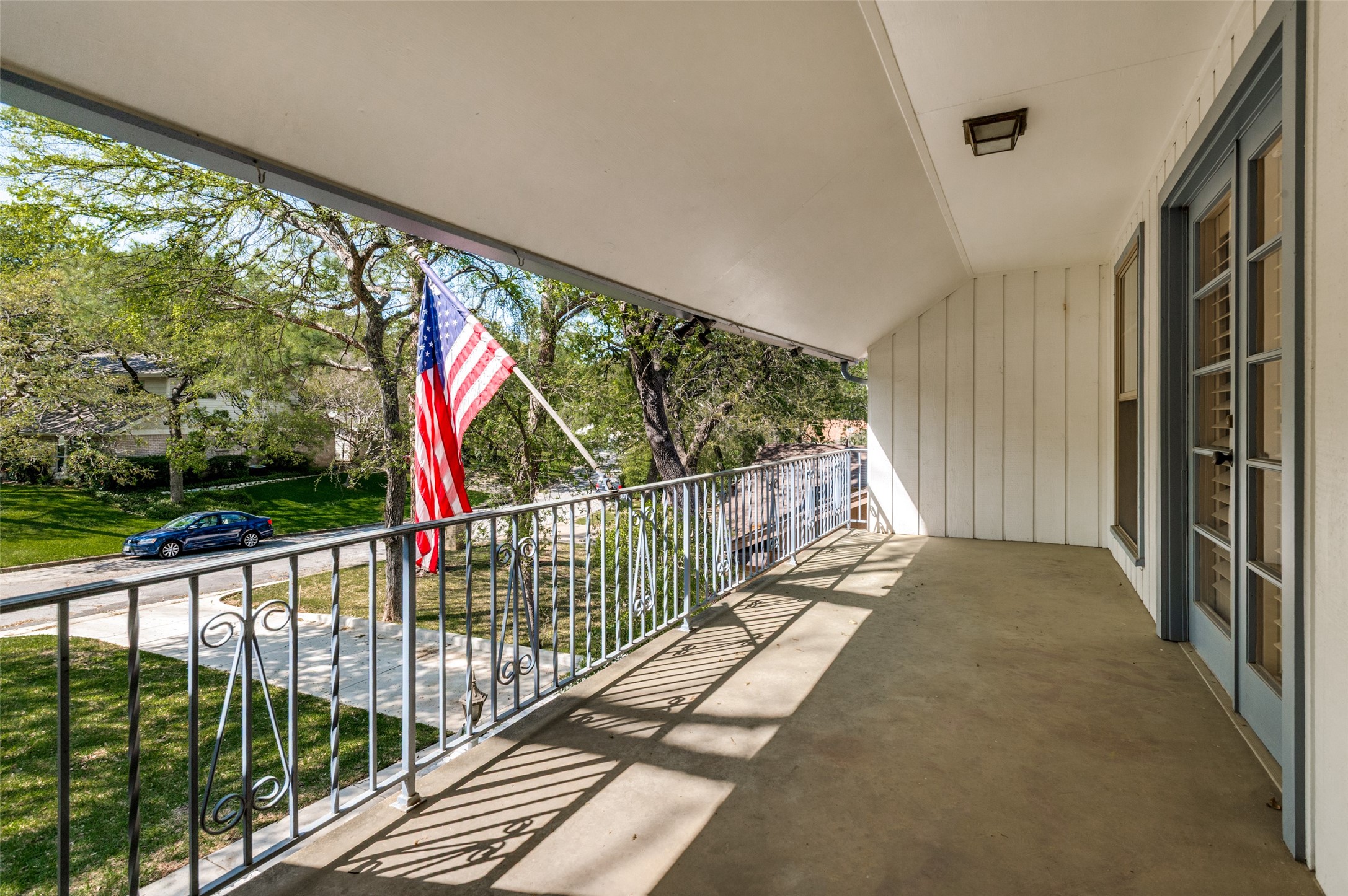 905 Live Oak Lane Arlington TX 76012