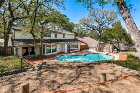 905 Live Oak Lane Arlington TX 76012