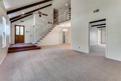 905 Live Oak Lane Arlington TX 76012