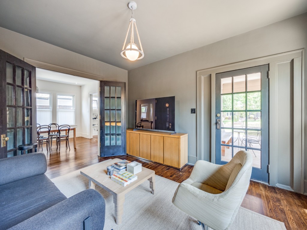 631 N Rosemont Avenue Dallas TX 75208