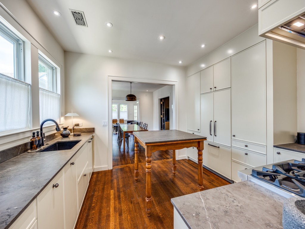 631 N Rosemont Avenue Dallas TX 75208