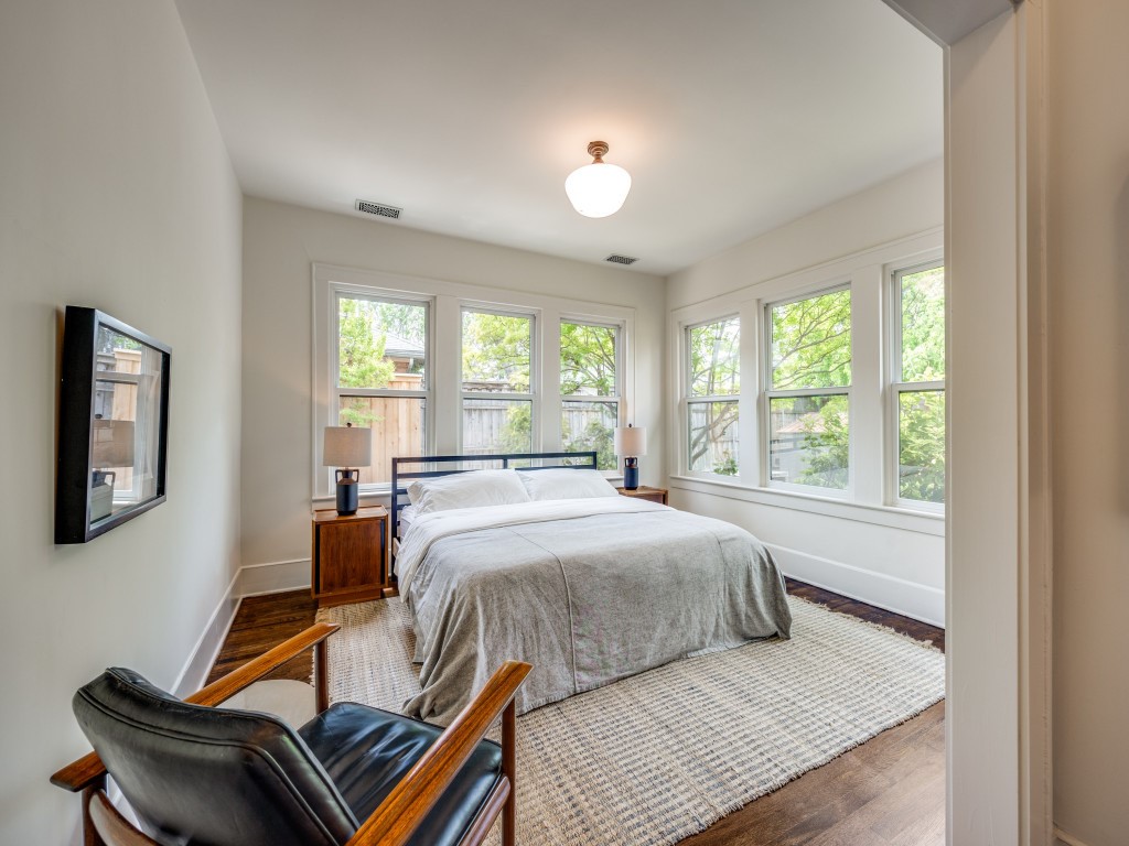 631 N Rosemont Avenue Dallas TX 75208