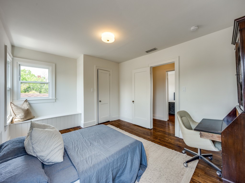 631 N Rosemont Avenue Dallas TX 75208