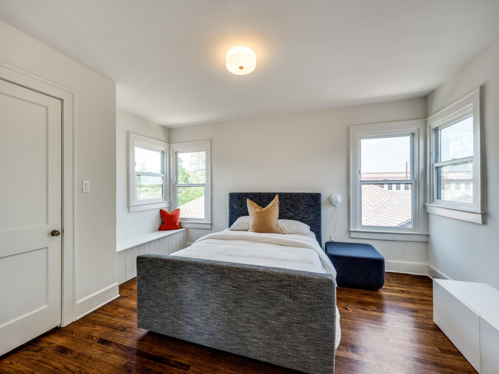 631 N Rosemont Avenue Dallas TX 75208