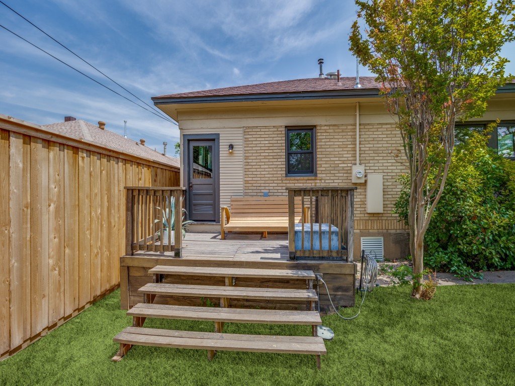 631 N Rosemont Avenue Dallas TX 75208