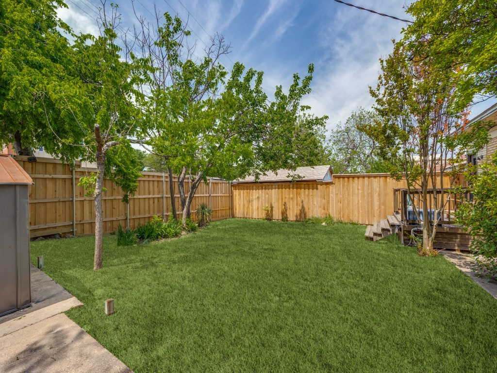 631 N Rosemont Avenue Dallas TX 75208