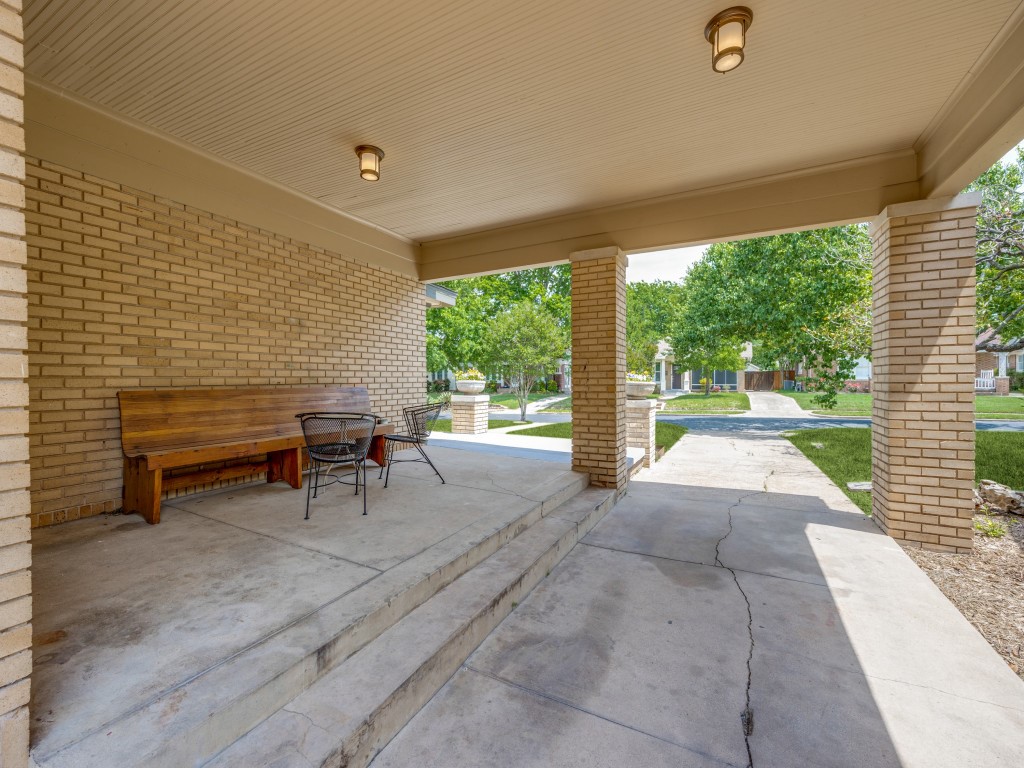 631 N Rosemont Avenue Dallas TX 75208