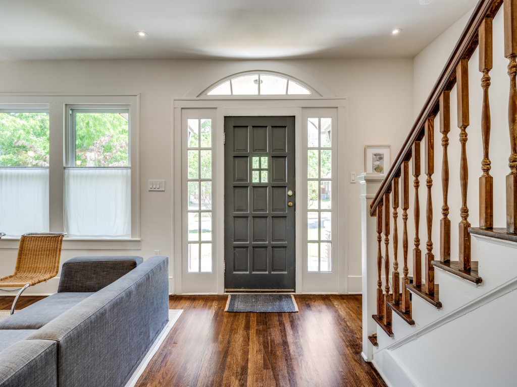 631 N Rosemont Avenue Dallas TX 75208