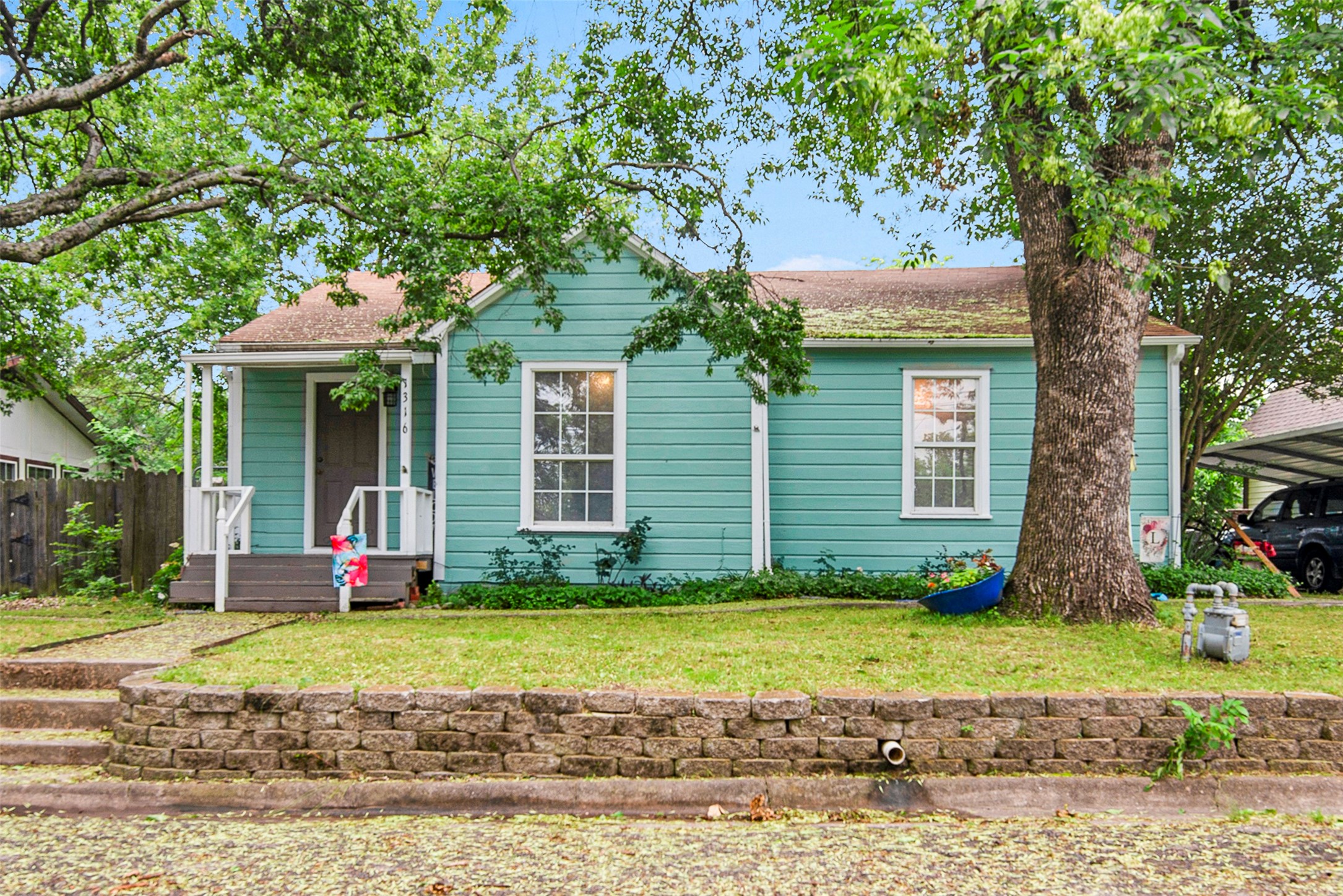 1316 Elm Street Bonham TX 75418