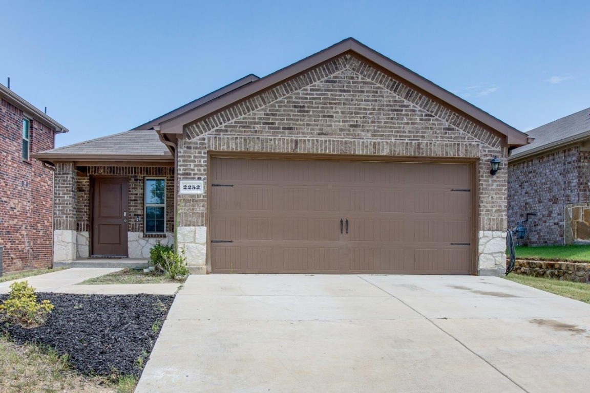 2252 Nightgrove Circle Crandall TX 75114