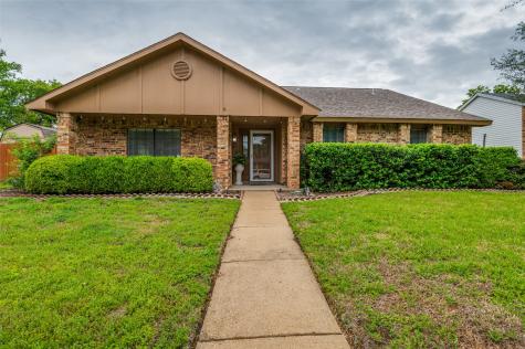 402 Chestnut Drive Grand Prairie TX 75052