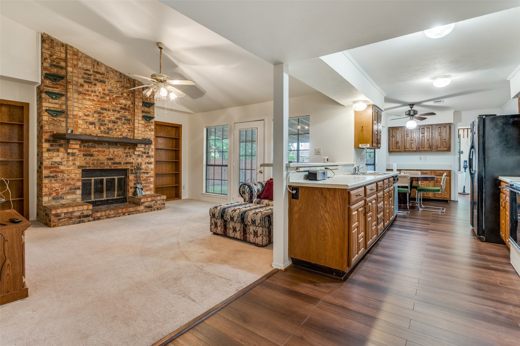 402 Chestnut Drive Grand Prairie TX 75052