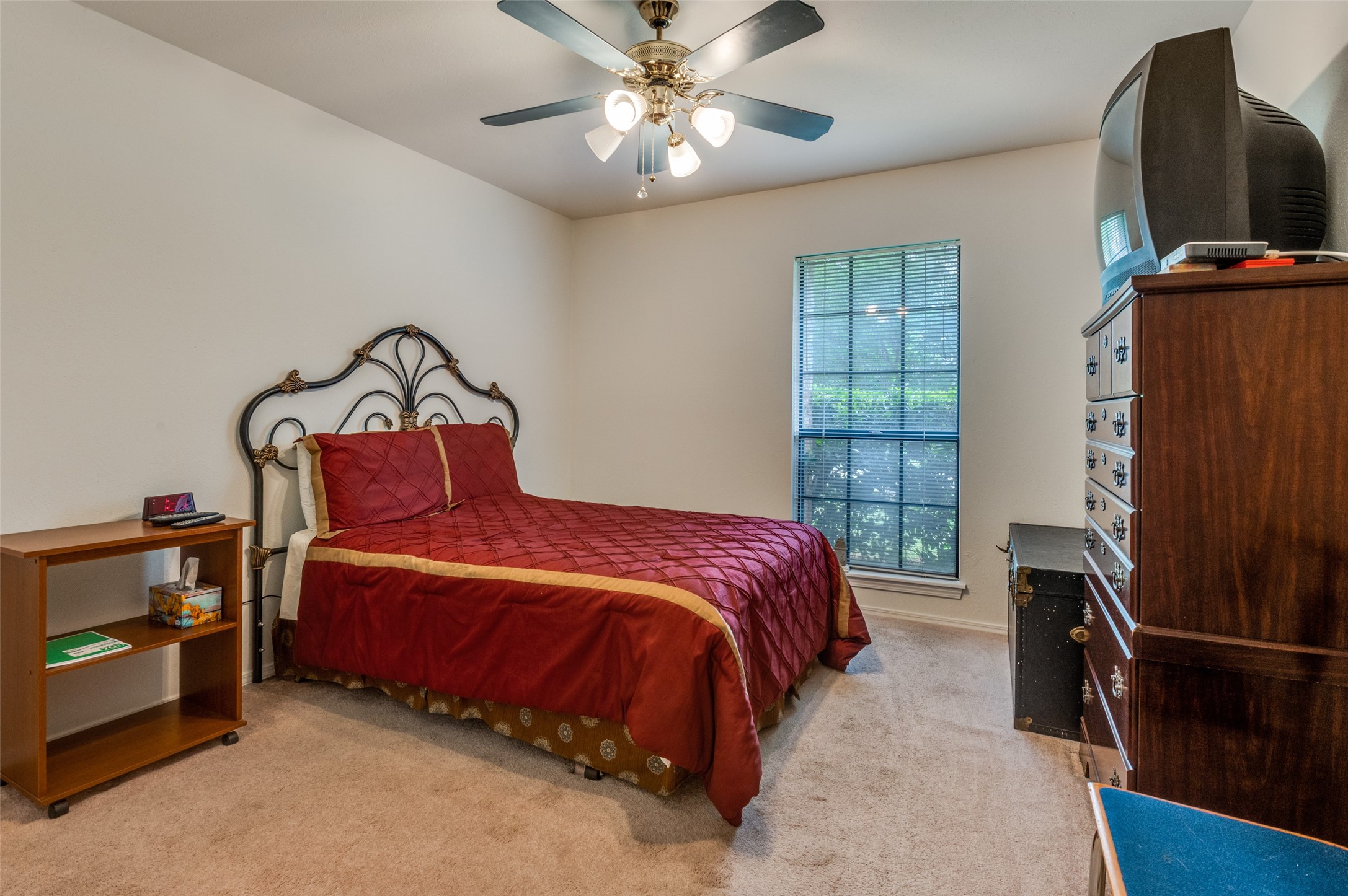 402 Chestnut Drive Grand Prairie TX 75052