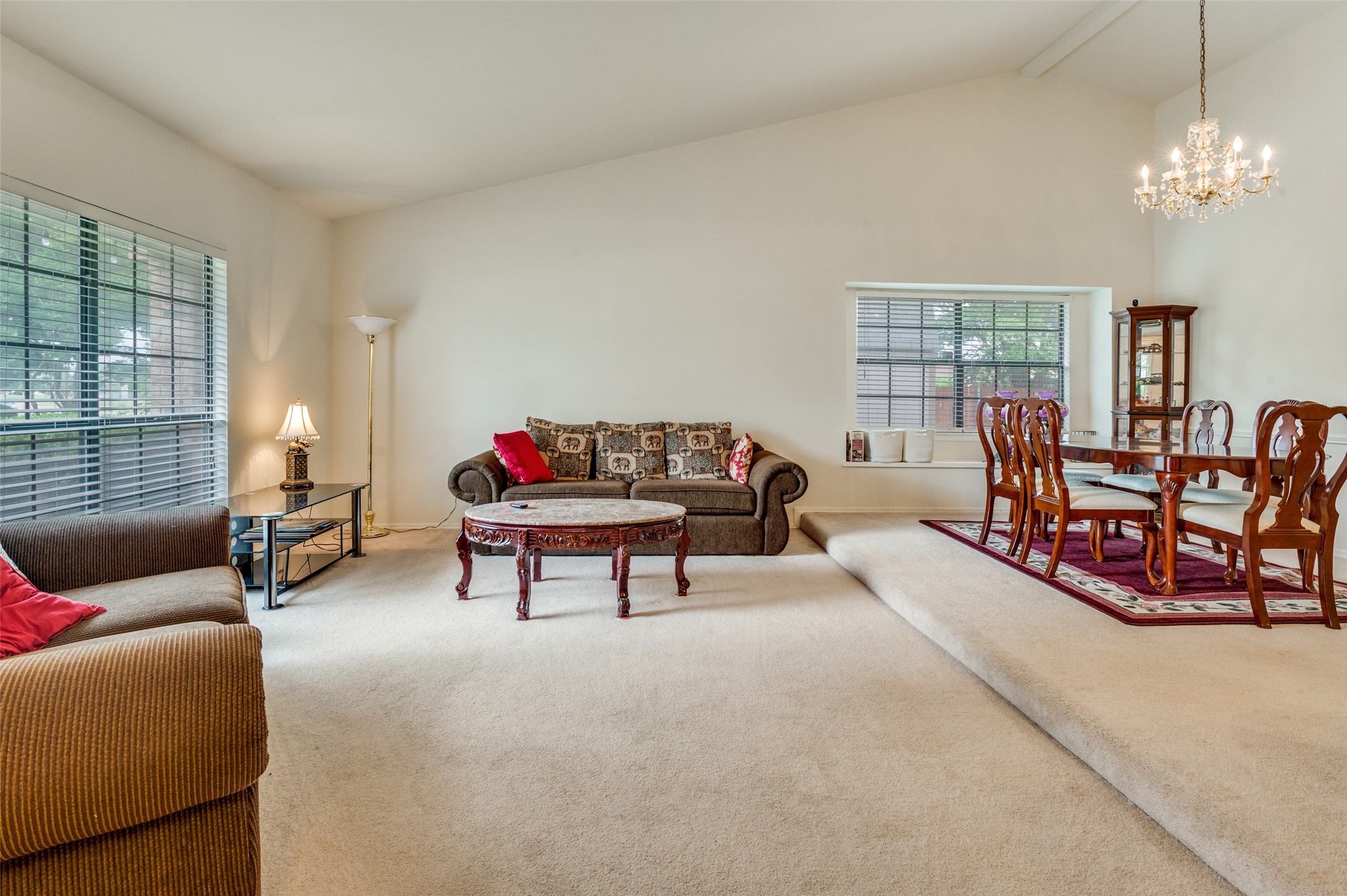 402 Chestnut Drive Grand Prairie TX 75052