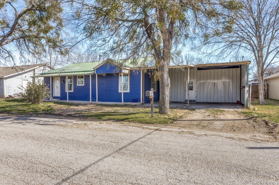 303 S Russell Street Alvarado TX 76009
