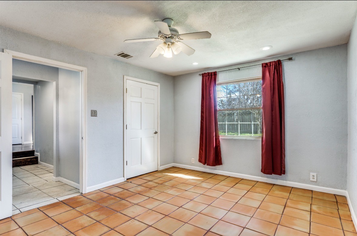 303 S Russell Street Alvarado TX 76009