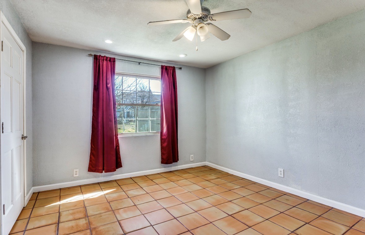 303 S Russell Street Alvarado TX 76009