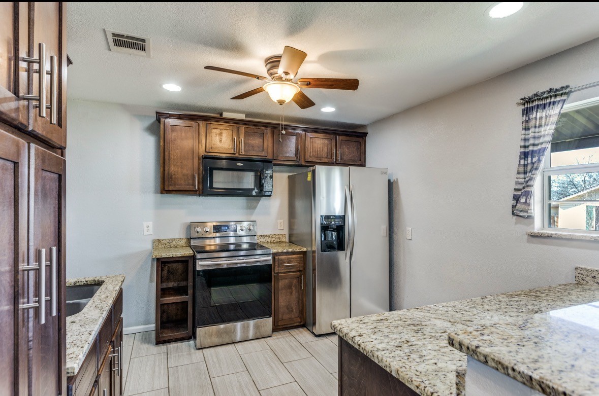 303 S Russell Street Alvarado TX 76009