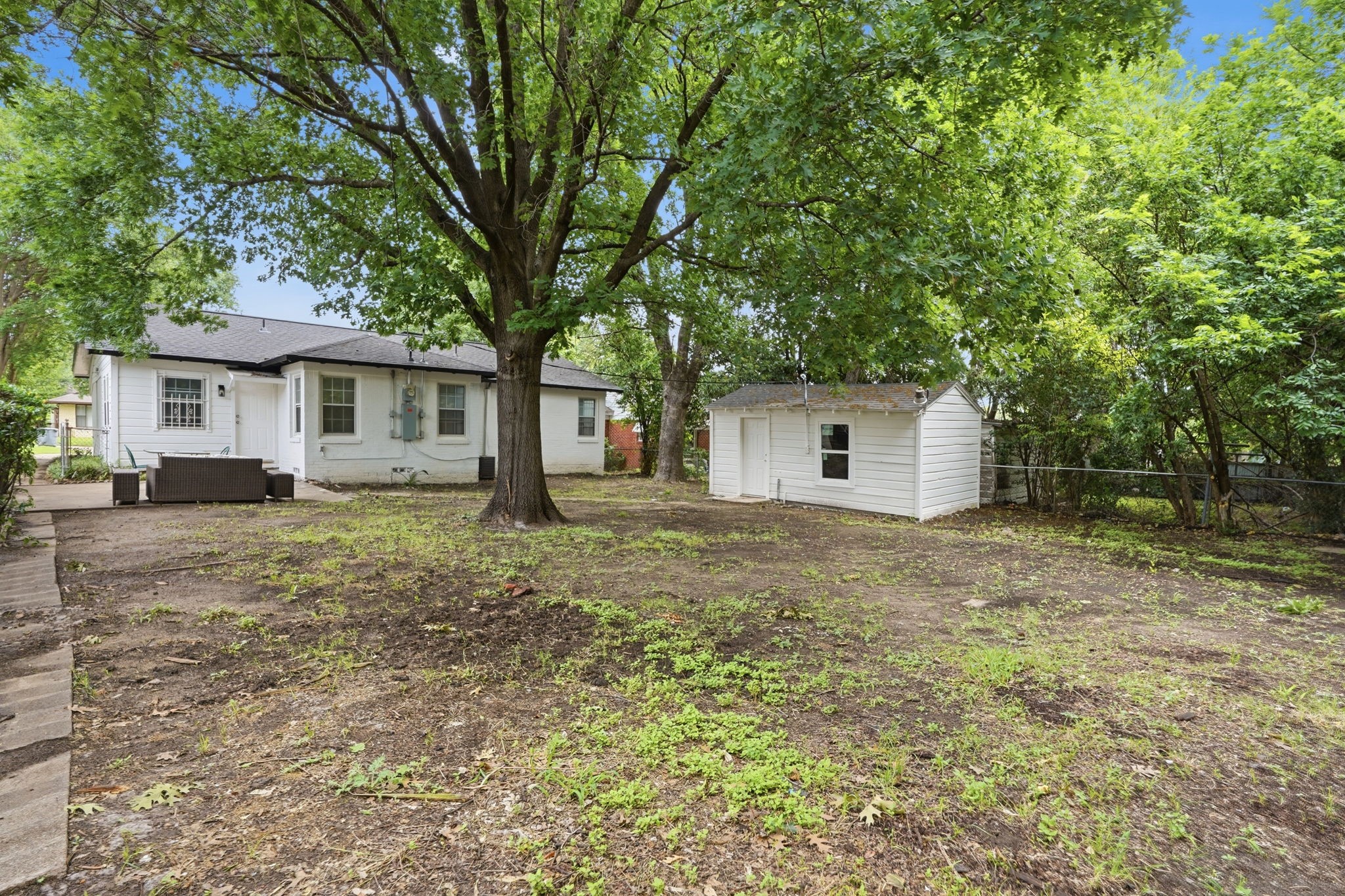 1534 N Atoll Drive Dallas TX 75216