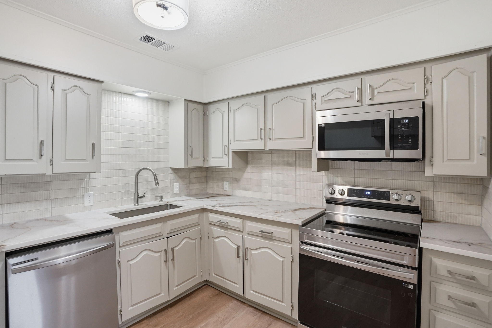 1534 N Atoll Drive Dallas TX 75216