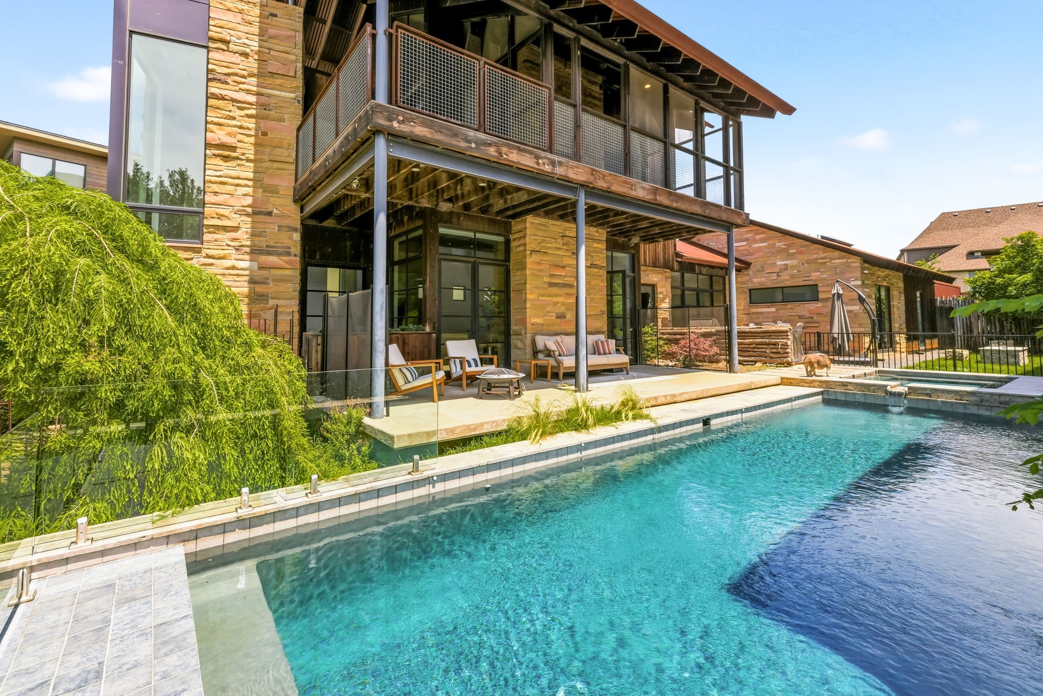 20 Vanguard Way Dallas TX 75243