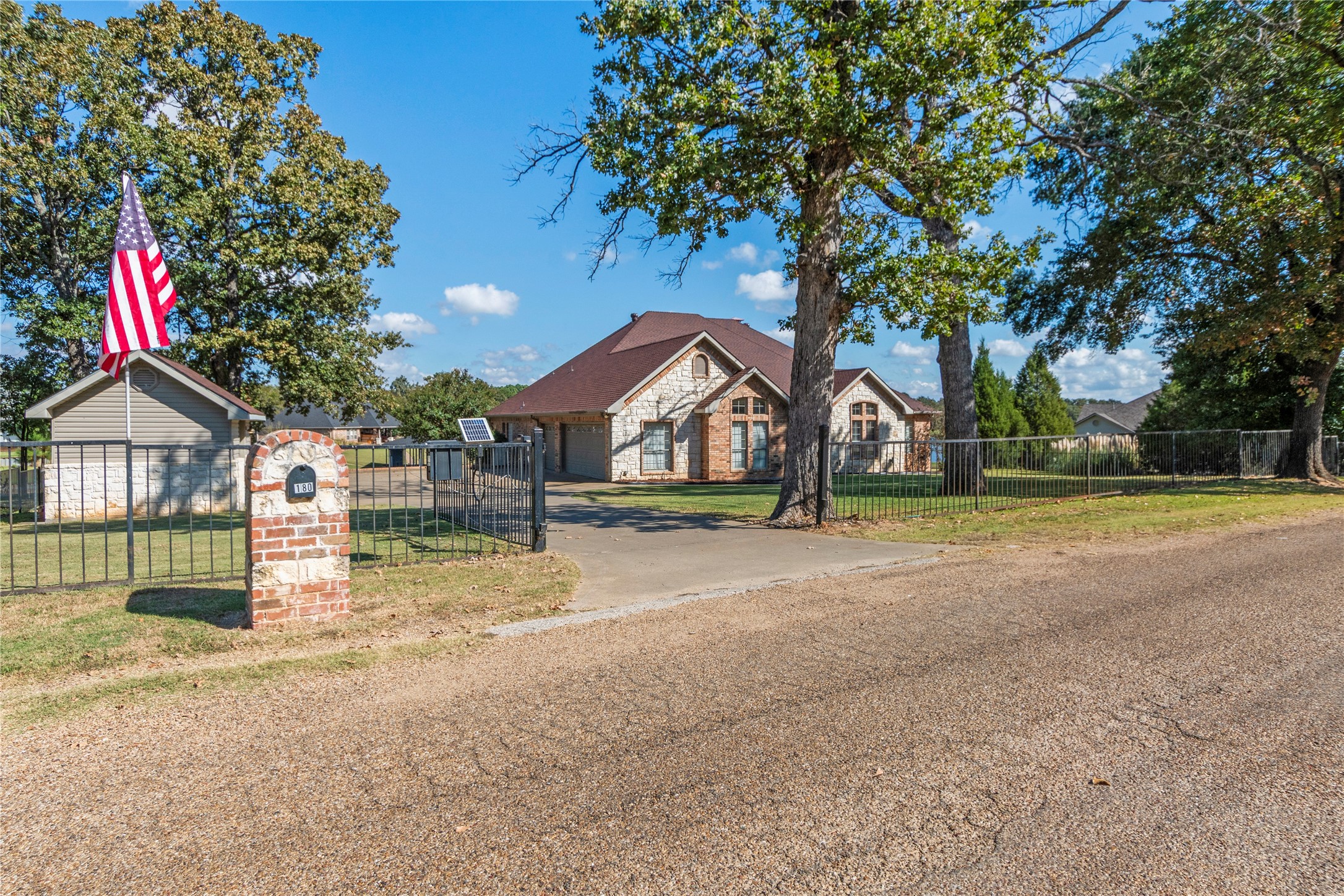 180 Surls Drive Mabank TX 75156