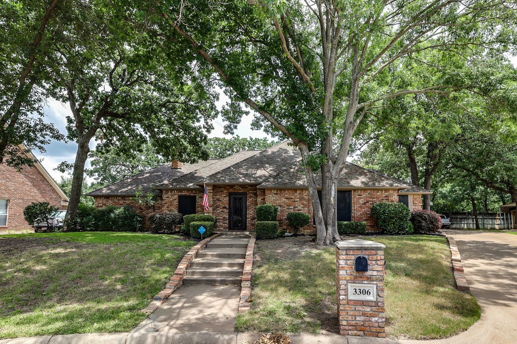 3306 Thorn Hill Drive Arlington TX 76001